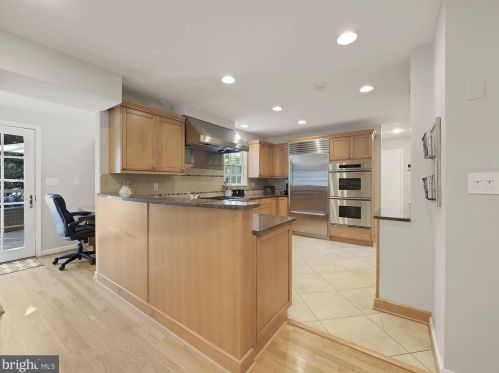 8224 Inverness Holw Ter, Rockville MD 20854-2726 exterior