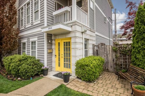 3928 Kolmar Ave, Chicago, IL 60641-4057