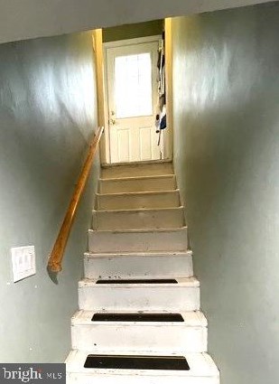 708 1st St, Rockville MD 20850-1450 exterior