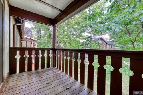 1807 Faulkner Ct, Mahwah NJ  07430-3491 exterior