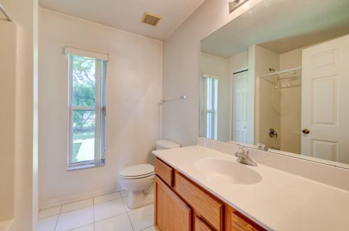 2098 Pruitt St, Fort Pierce FL 34953-5732 exterior