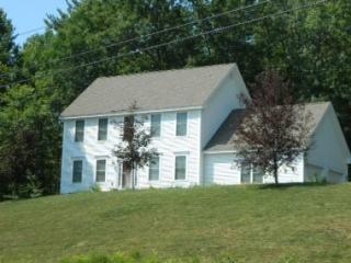 6 Hollins Ave, Concord, NH 03303-1221