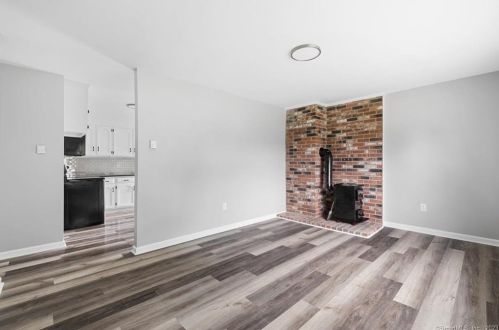 80 Woodward St, Killingly CT 06239-1643 exterior