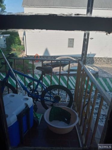 423 Sherman Pl, Fairview NJ 07022-1818 exterior