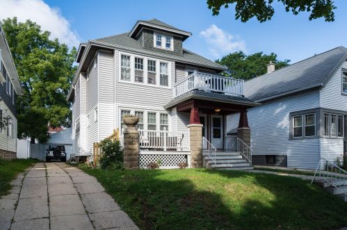 1921 58th St, Milwaukee, WI 53219-1537