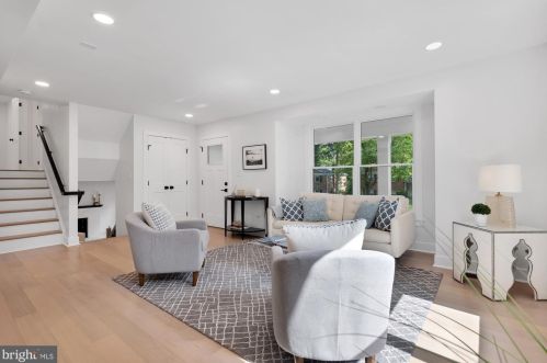 6705 Buttermere Ln, Bethesda MD  20817-1528 exterior