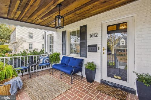 1612 Oakcrest Dr, Alexandria VA 22302-2337 exterior