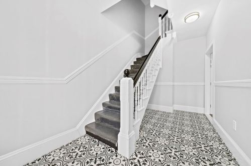 804 6th St, Boston, MA 02127-4319