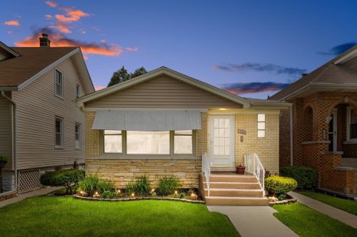 4333 Meade Ave, Chicago IL 60634-1520 exterior