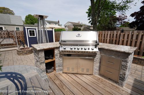 1231 Fleming Ave, Point Pleasant Beach NJ 08742-4040 exterior