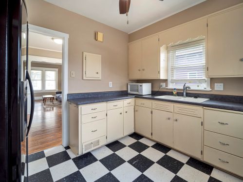 1406 20 St, Manitowoc WI 54220-5645 exterior