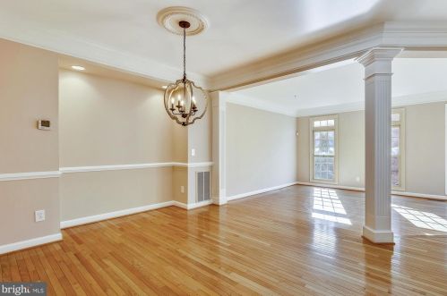 707 Hawkins Way, Alexandria VA  22314-6201 exterior