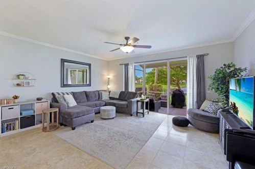 1084 Hampton Cir, Naples FL 34105-4823 exterior