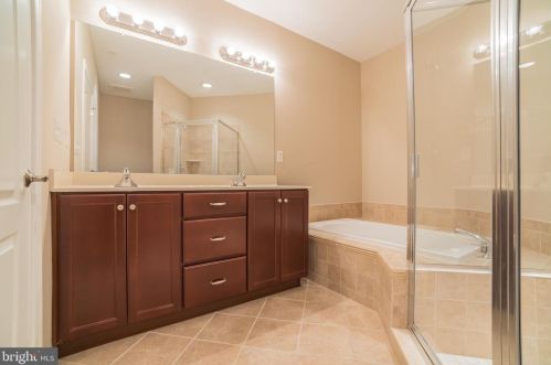 270 Carson Ter, Huntingdon Valley PA  19006-4718 exterior