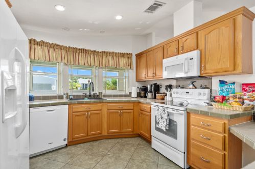 7723 Mcclintock Way, Fort Pierce FL  34952-3000 exterior