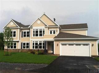 602 Lois Ln, Schenectady, NY 12304-2545