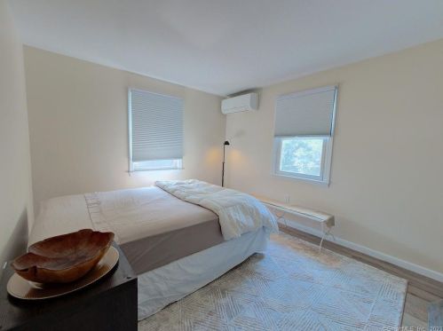 39 Tra Mart Dr, Uncasville CT  06382-1115 exterior