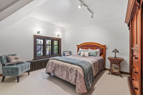 3019 Smt Ave, Milwaukee WI 53211-3463 exterior