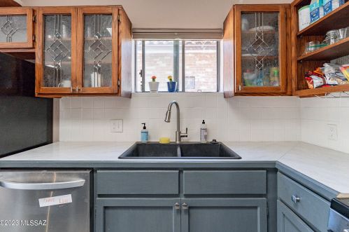 2221 2 St, Tucson AZ 85711-1058 exterior