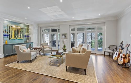 1165 Conway Dr, Atlanta GA 30327-3535 exterior