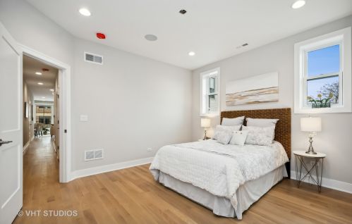 2965 Elston Ave, Chicago IL 60618-7907 exterior