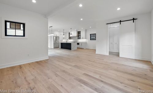 1605 Stanley Blvd, Bham MI 48009-4141 exterior