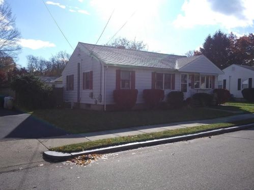 31 Joseph St, Providence RI 02904-1647 exterior