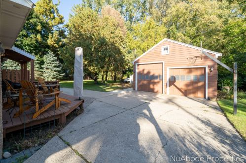 912 Westend Ave, Grand Rapids MI 49504-3847 exterior