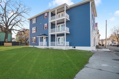 38 Maple St, Providence RI  02903-4512 exterior