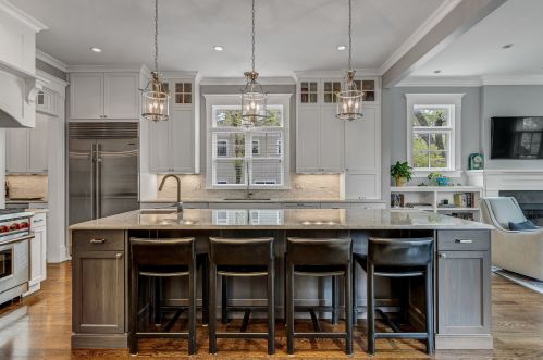 3800 Paulina St, Chicago IL 60609-2057 exterior