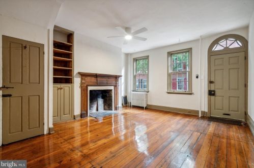 515 Delancey St, Philadelphia PA 19106-4105 exterior