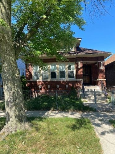 11402 Calumet Ave, Chicago, IL 60628-5021