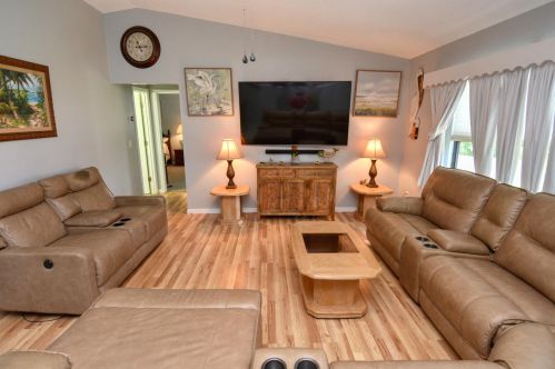 834 Walters Ter, Fort Pierce FL 34983-3963 exterior