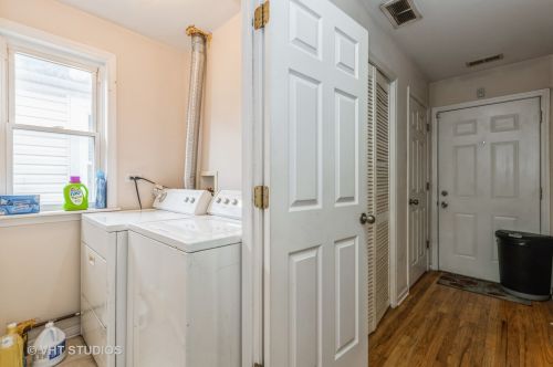 442 Monticello Ave, Chicago IL 60651-2228 exterior