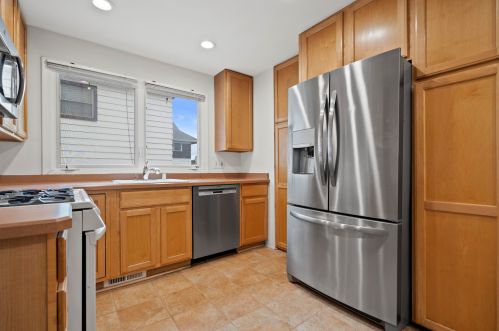 3563 Cramer St, Milwaukee WI 53211-2506 exterior