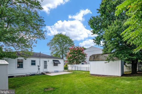 1320 Meadowvale Rd, Glen Burnie MD 21060-7017 exterior