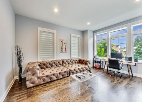 6082 Sauganash Ave, Chicago IL 60646 exterior