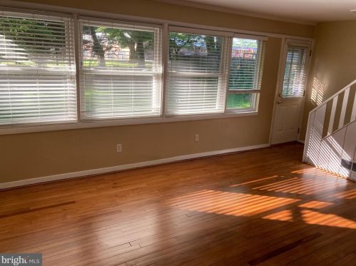 5904 Lemay Rd, Rockville MD  20851-2327 exterior