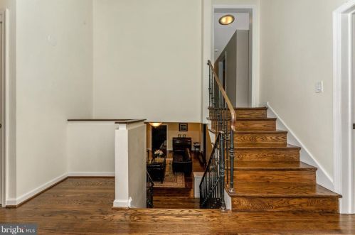 313 Colonial Dr, Media PA 19086-6003 exterior