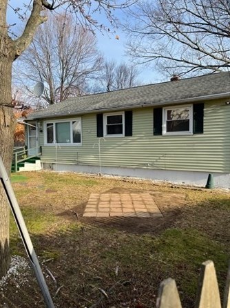 31 Kenilworth St, Springfield, MA 01109-1729