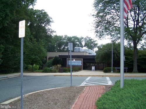 311 Dawson Ave, Rockville MD  20850-1815 exterior