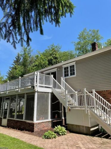 62 South St, Andover, NJ 07821-5503