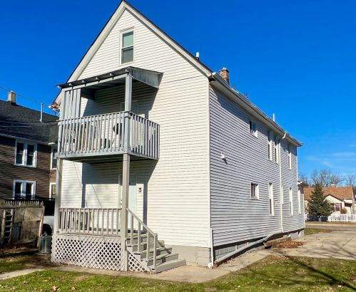 811 8th St, Waukegan IL 60085-7209 exterior