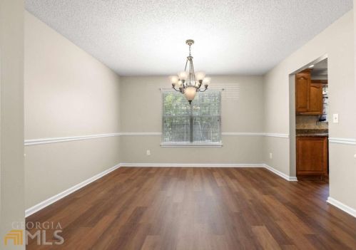 1560 Rogers Crossing Dr, Lithonia GA  30058-7005 exterior