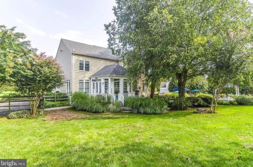 13606 Mt Prospect Dr, Rockville MD 20850-3510 exterior