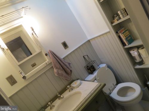 324 Camac St, Philadelphia PA 19140-4214 exterior