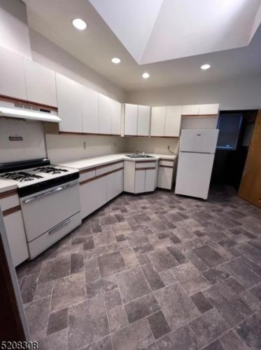 61 Harrison St, West Paterson NJ  07424-1656 exterior