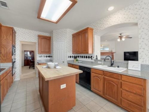 5210 Golfside Dr, Frisco TX 75035-8296 exterior