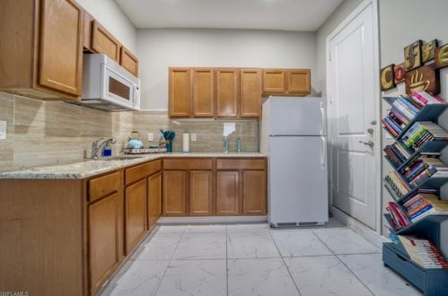 2620 18 Ave, Naples FL 34120-5505 exterior