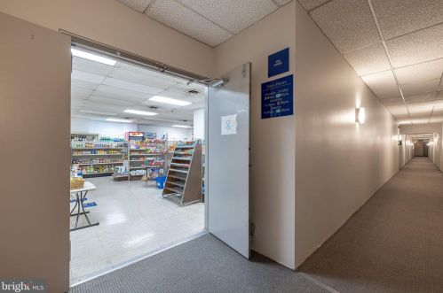 1800 Old Meadow Rd, Mc Lean VA  22102-1899 exterior